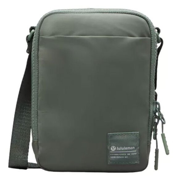 Lululemon Early Access Crossbody Bag - Green - Picture 1 of 1